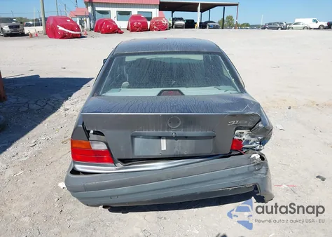 1994 BMW 318 I из США, поврежденный, VIN WBACA5324RFG10398